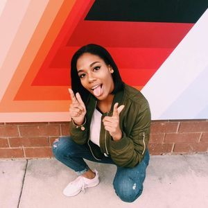 Meet your Posher, Dominique